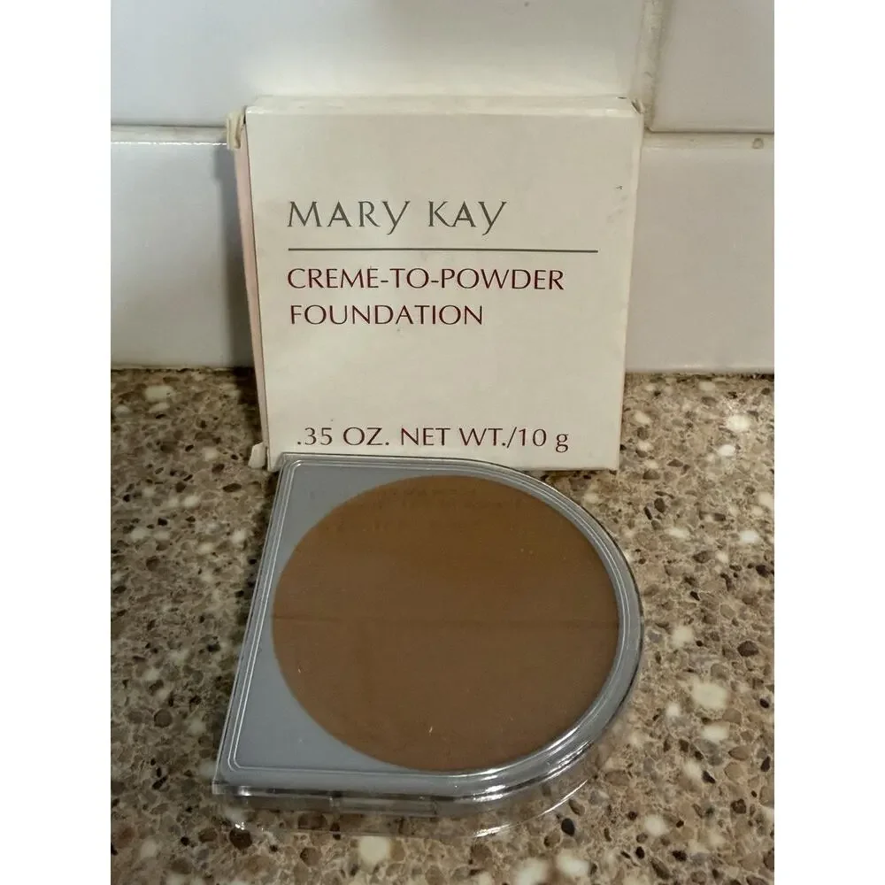 Mary Kay 3107 Beige 4 Creme To Powder Foundation .35 oz D-Shape W/ Sponges NEW